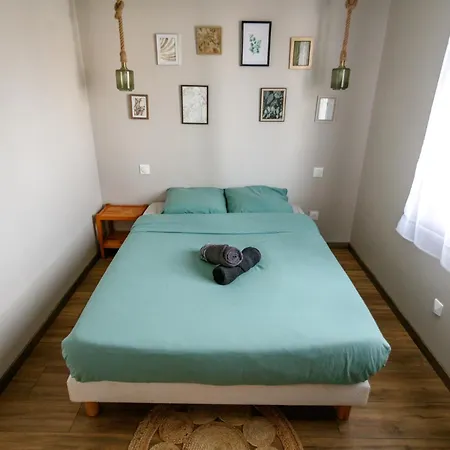 Charmante Maison Proche بيت للعطل *